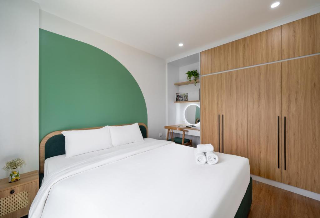 Moonlit Suites Hotel – Hanoi